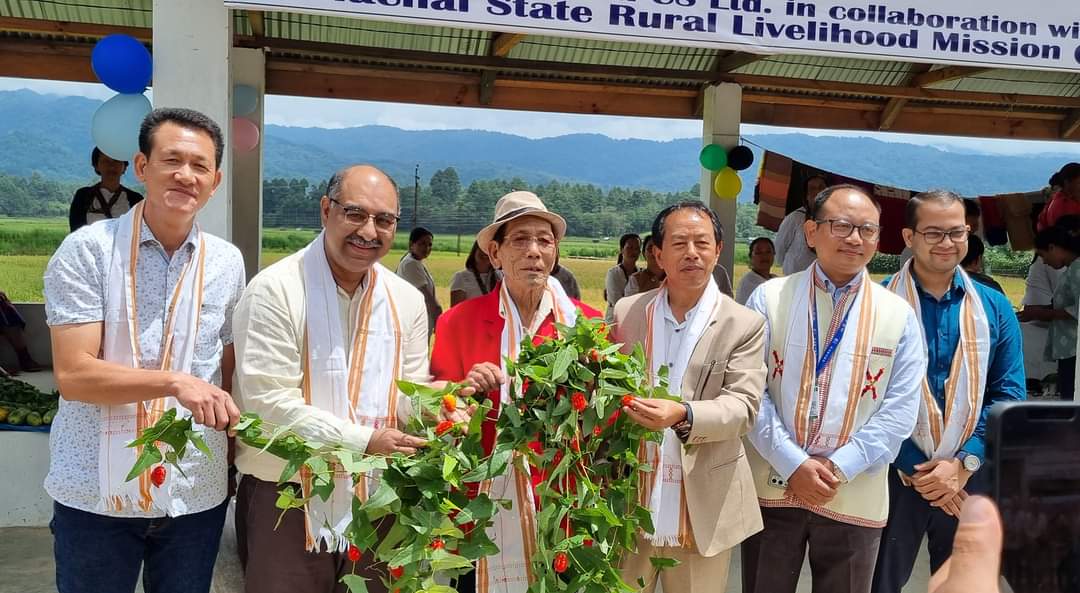 MyGovArunachal's tweet photo. On 30th August, the General Manager, NABARD, Shri Partho Saha, inaugurated a Pengu Rural Haat in Mudang Tage village, Lower Subansiri. The haat is being sponsored by #NABARD and will help the local SHGs by providing a platform to sell farm and off-farm products. https://t.co/EUUI32KbAC