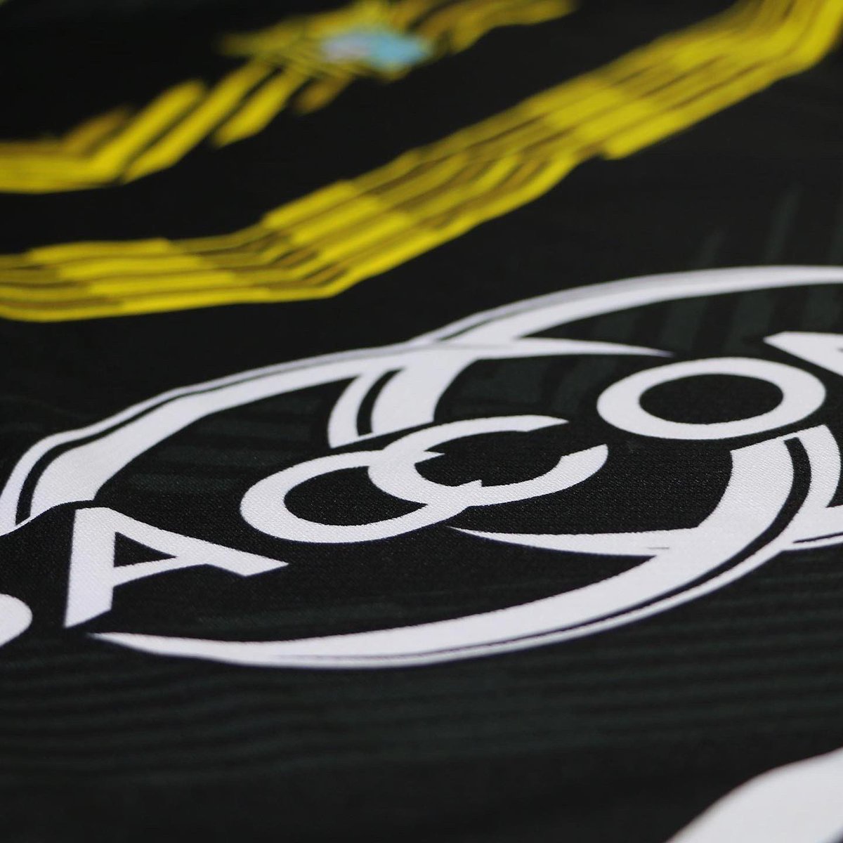 #Fédérale2💪🏉 Réception du jour, les maillots Pro©️ 🅳🅾🅼🅸🅲🅸🅻🅴 du🟡⚫️ <a href="/GrenadeSports/">Grenade Sports</a>⚫️🟡
🤩Design tout en sobriété pour affronter cette nouvelle saison dans l'échelon supérieur‼️
Merci au club pour leur confiance et la totale liberté de création🙏
🛒akka-sports.com/581-grenade-sp…