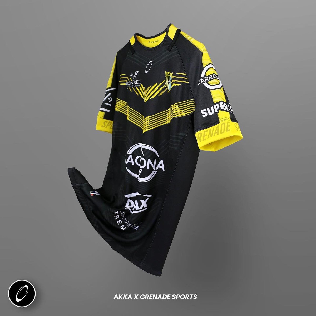 Akka_Sports's tweet photo. #Fédérale2💪🏉 Réception du jour, les maillots Pro©️ 🅳🅾🅼🅸🅲🅸🅻🅴 du🟡⚫️ @GrenadeSports⚫️🟡
🤩Design tout en sobriété pour affronter cette nouvelle saison dans l'échelon supérieur‼️
Merci au club pour leur confiance et la totale liberté de création🙏
🛒https://t.co/yBFDFKP6KZ https://t.co/21uGiN8hSM