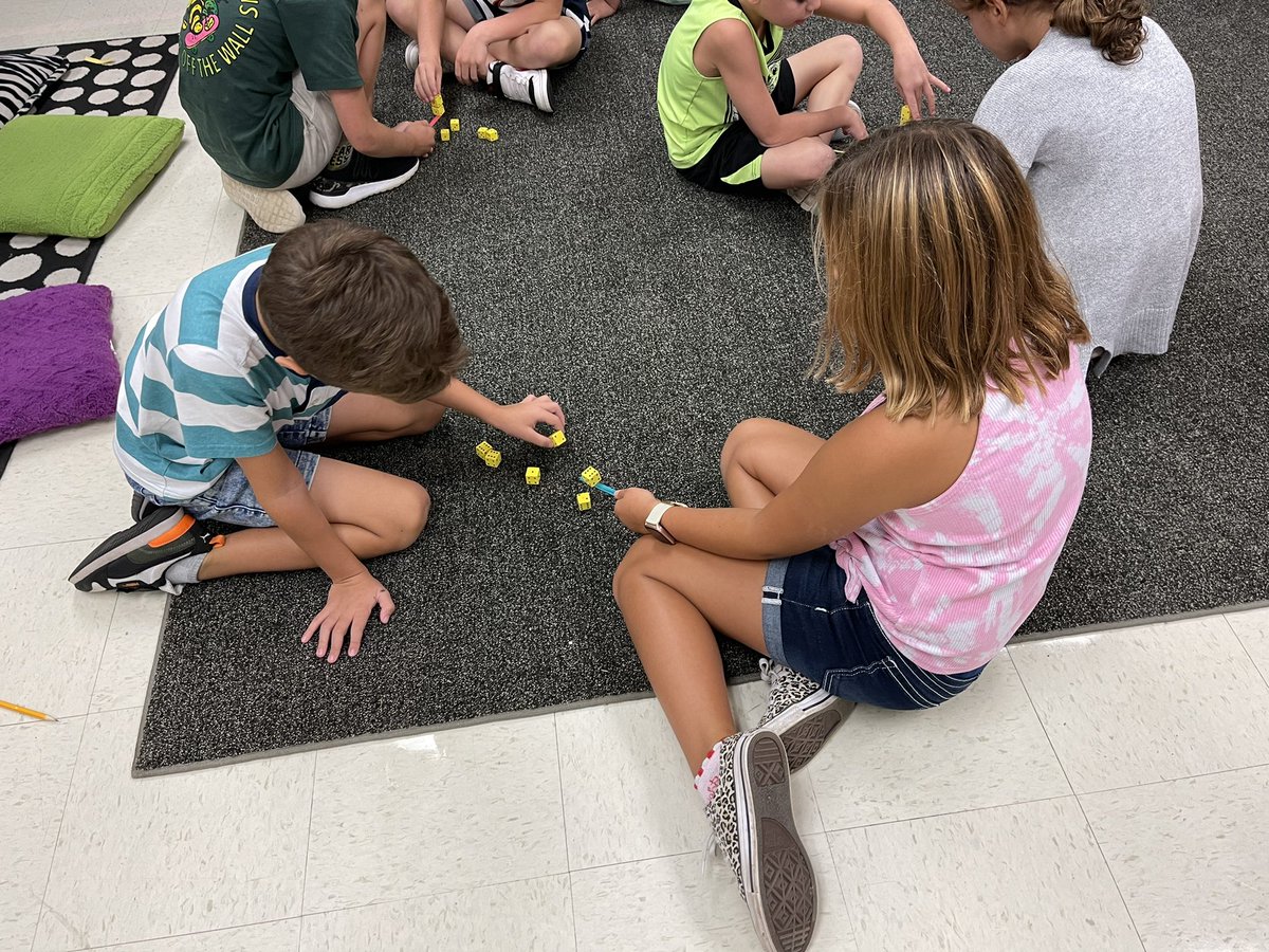 Mrs. Stavros tweet media