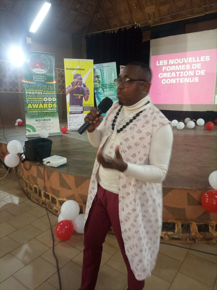 visartculture's tweet image. Les nouvelles techniques de création de contenu web!!!!
Joël Bonin nous entretien sur cet exposé ! 
#BlogDay2022
 #ABCBlogDay
#ABCCARE
#BlogDay237
#DschangBlog2022