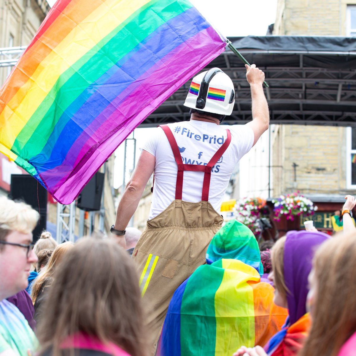 ThePieceHall's tweet photo. 🌈✨ We're so excited for Calderdale Pride this Saturday with @pridecalderdale!

Expect fun-filled performances from a wide range of artists, including Ru Paul's Drag Race star Divina De Campo and Liberty X! 

Check out everything that's happening here 👉  https://t.co/PM9TnastHs https://t.co/Ijgll5X4Es