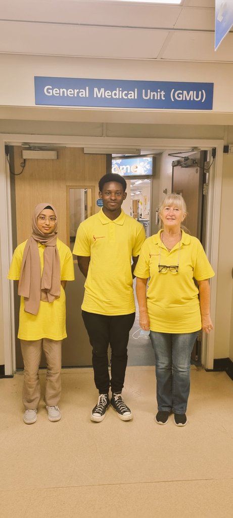 netty_lynette's tweet photo. Meet our 3 new dining companion's for GMU @OldhamCO_NHS Barbara Abdul &amp; Thaiba all passed off and ready for shifts 🙌  @NCA_Volunteers @sgfurlong https://t.co/SZk3HGzBb8