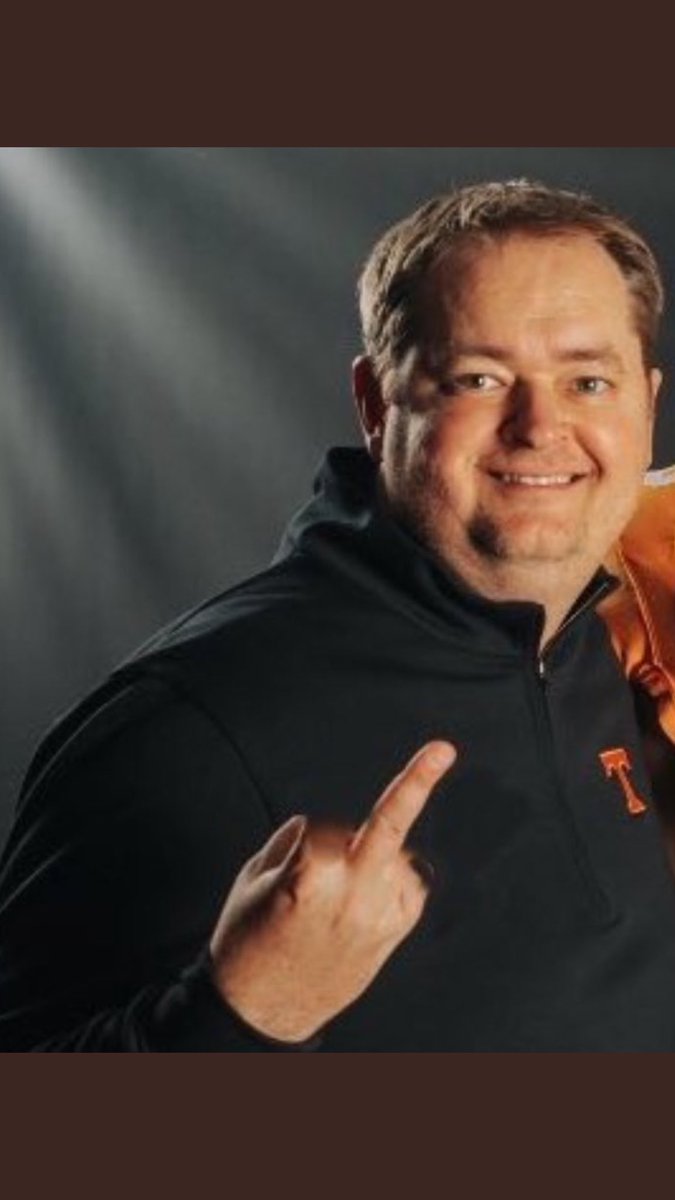 DRVawl's tweet photo. This many more days until Tennessee Game Day: https://t.co/rBin2yYpUB