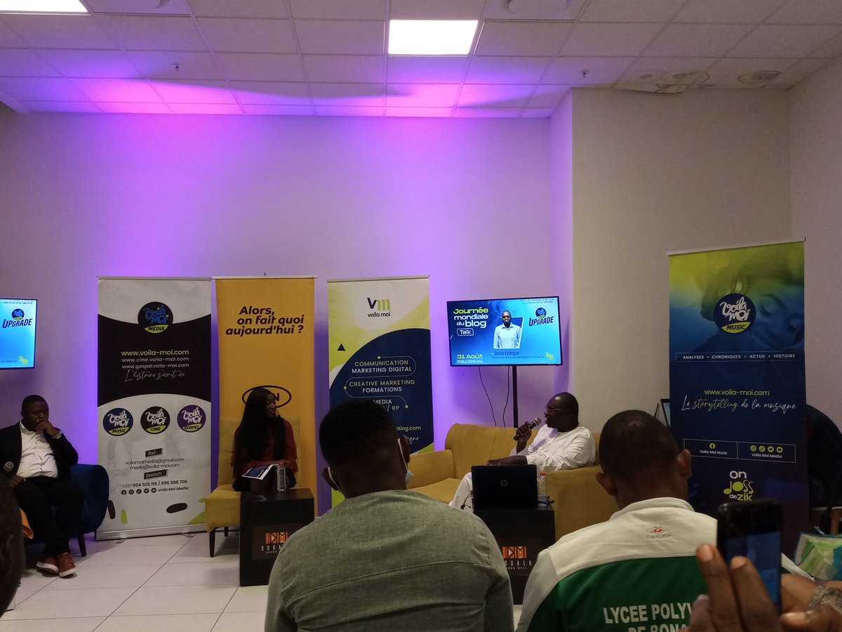 mvengcaroline's tweet image. Nous sommes en direct du lancement de @voilamoimedia d&apos;@AtomeBlogueur . Première partie de cet événement un talk &quot;En tant que Média Ma Voix Compte&quot; avec @ETAMBA  a la modération @Amandine_Bonny  #BlogDay2022 #ABCBlogDay #ABCCARE #BlogDay237