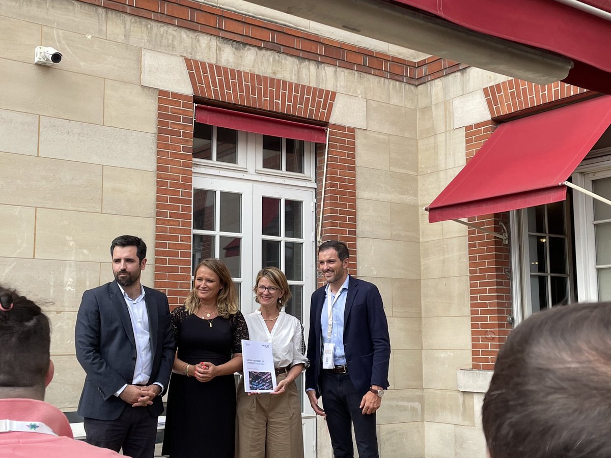esquiroumartine's tweet photo. #UEED2022 rapport de l’#ImpactTank remis par sa présidente @AgnesAudier à #OliviaGregoire sur l’impact sociétal et sa mesure pour les entreprises #GroupeSOS @_TonyBernard https://t.co/miHY1PQ0dH
