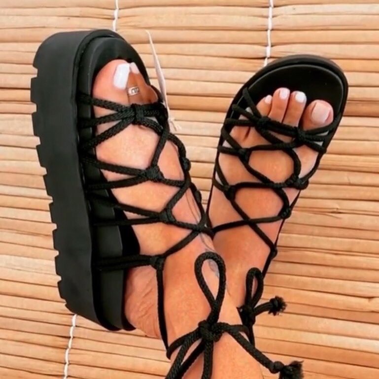 japapatyy's tweet photo. onde posso comprar sandálias assim com desconto? https://t.co/v5sHRbIT2F