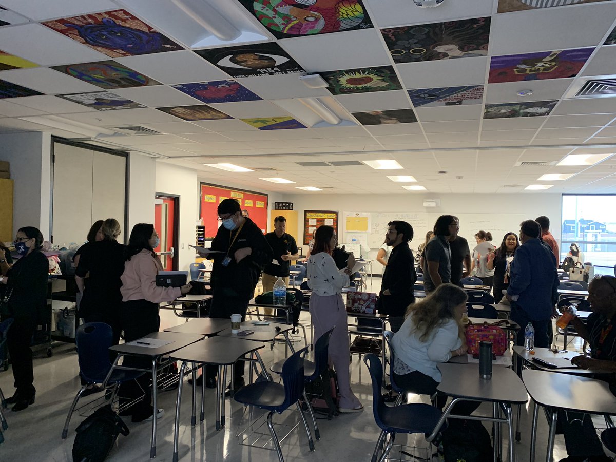SSanchez_EDHS's tweet photo. RLA and CTE knocking this morning’s PD out of the park! Establishing purpose for writing across contents with our #ThinkingVoice 🔥🔥🔥 @EDAztecs_HS https://t.co/zwUFerbZij