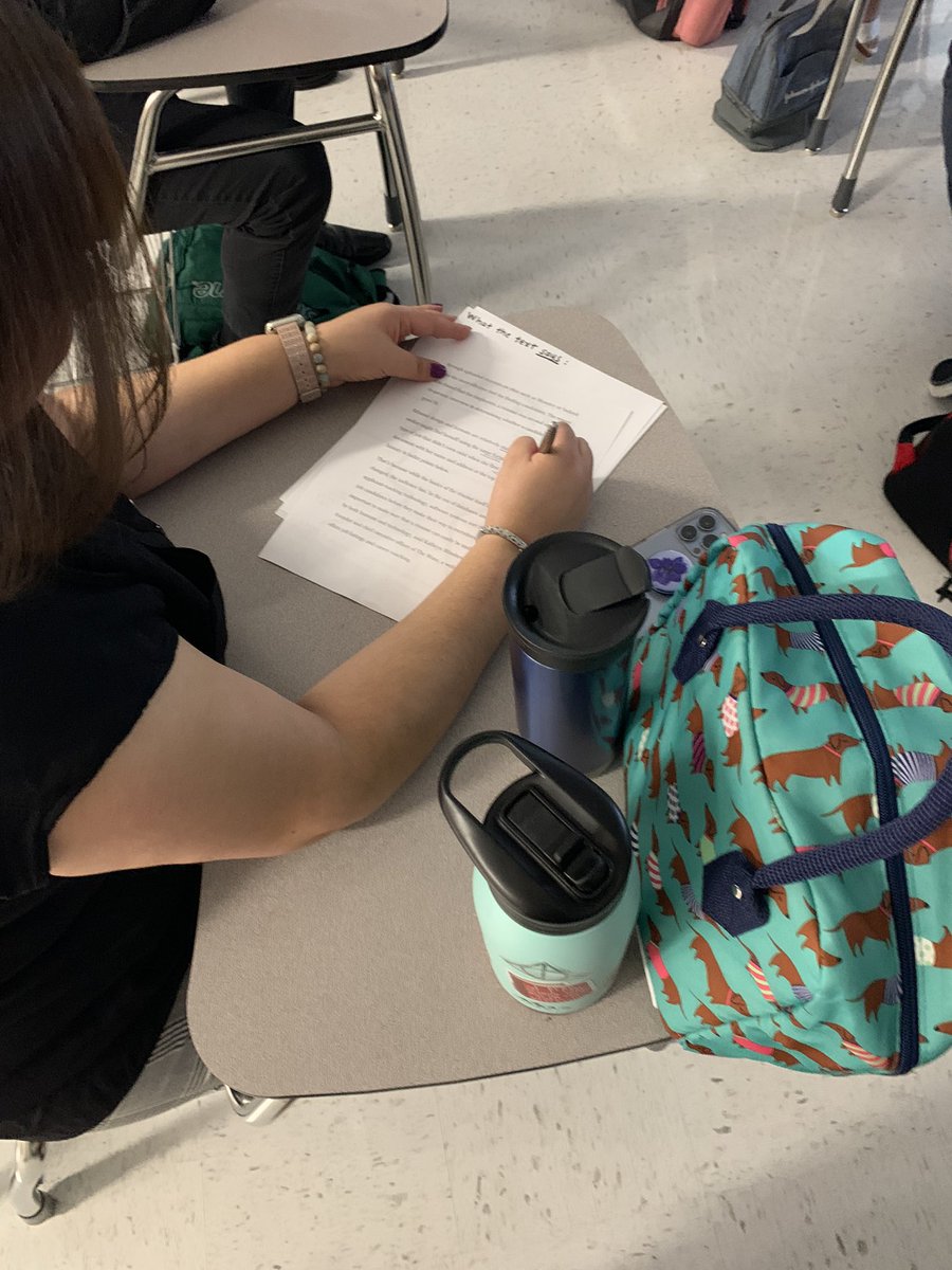 SSanchez_EDHS's tweet photo. RLA and CTE knocking this morning’s PD out of the park! Establishing purpose for writing across contents with our #ThinkingVoice 🔥🔥🔥 @EDAztecs_HS https://t.co/zwUFerbZij