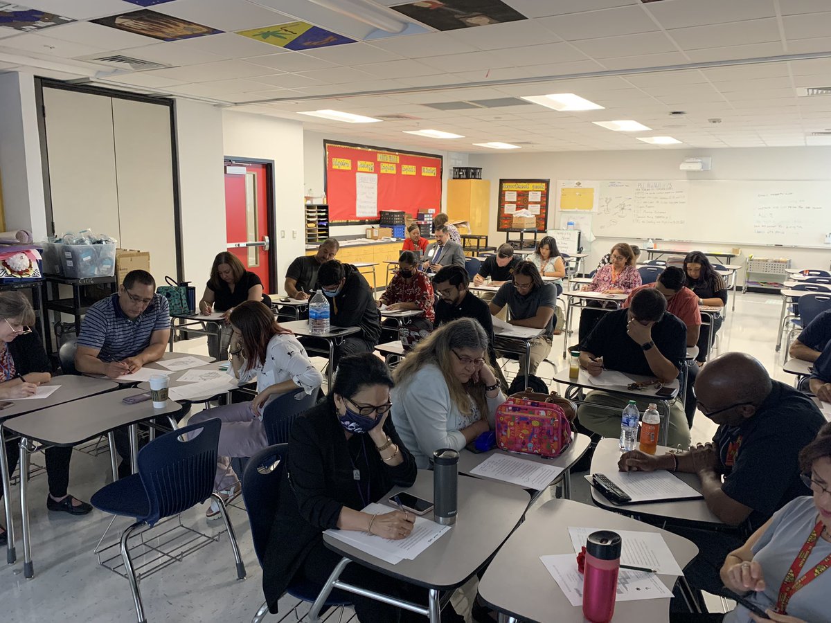SSanchez_EDHS's tweet photo. RLA and CTE knocking this morning’s PD out of the park! Establishing purpose for writing across contents with our #ThinkingVoice 🔥🔥🔥 @EDAztecs_HS https://t.co/zwUFerbZij