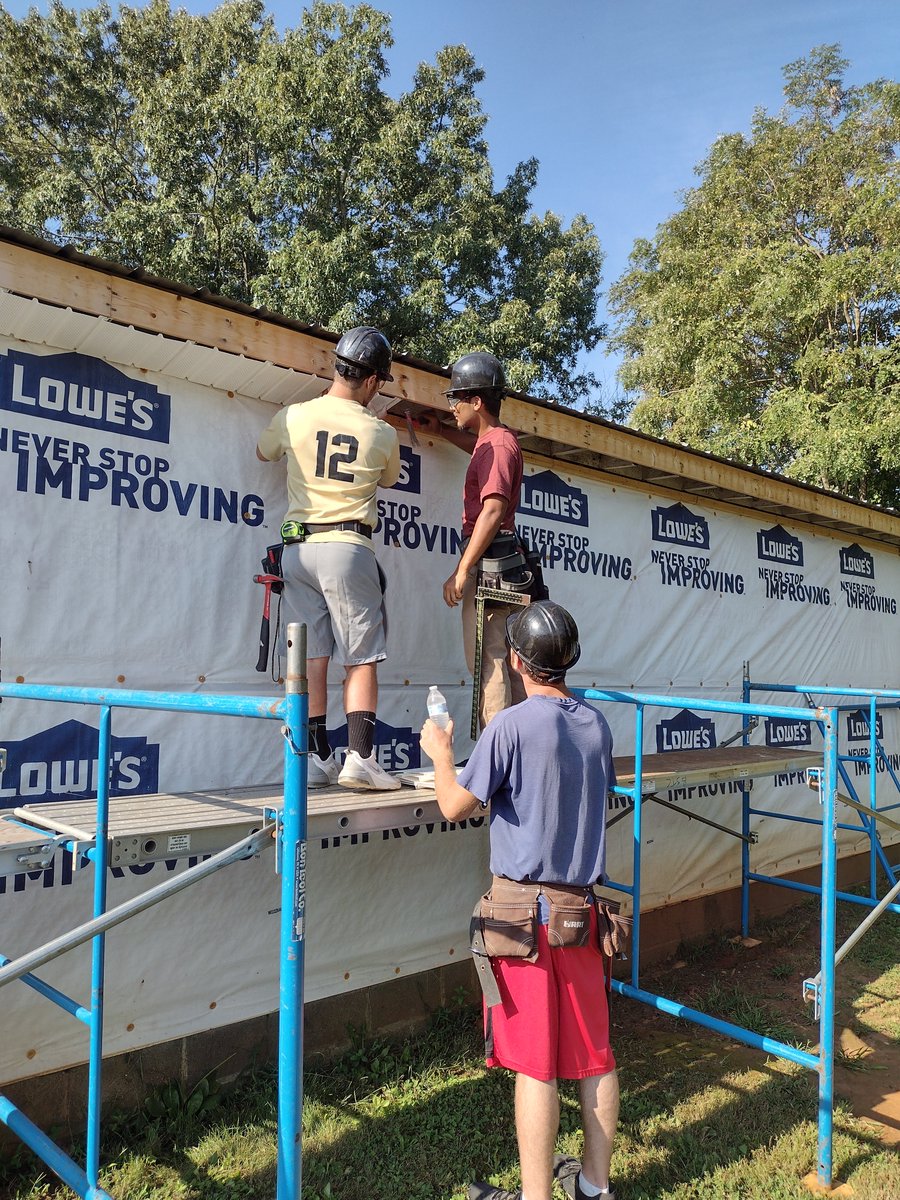 GSTCBuilder's tweet photo. Building &amp; Construction Seniors getting in some Work Based Learning ! https://t.co/R5HESwOEZM