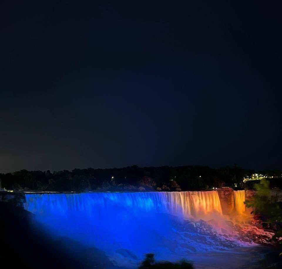 The Niagara Falls are now blue-and-yellow 🇺🇦 - Kyivpost