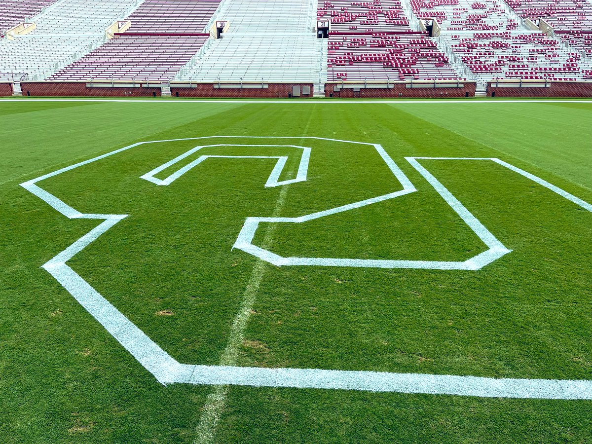 CHeffleyOU's tweet image. Getting ready to paint some crimson today! @OU_Football @JasonFaires 
#OUDNA #BoomerSooner
