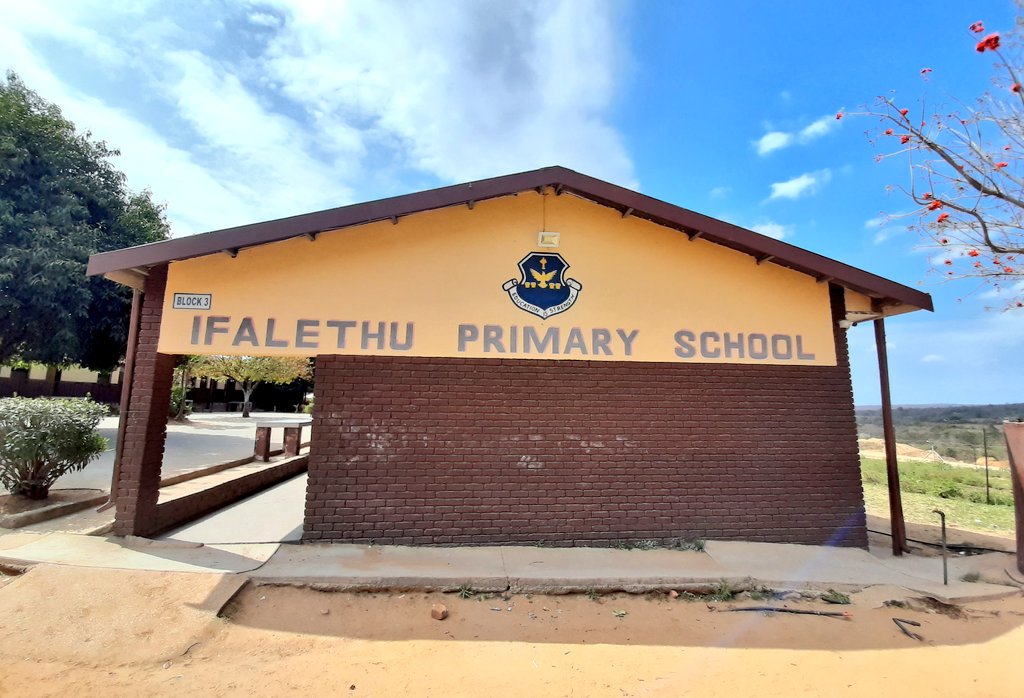 environmentza's tweet photo. Today the Department is at Ifalethu Primary School in Nyongane Village @CityofMbombela as SA gears to celebrate #ArborMonth2022 in September.
#ClimateChangeActionNow
#GoodGreenDeeds https://t.co/XLrPMyx0CX
