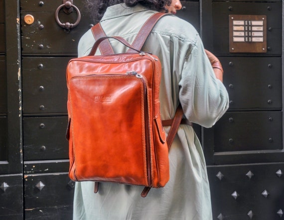 vertmaxdesign's tweet photo. Women's Italian Leather Backpack| Laptop https://t.co/qqYKaRwXTK #leatherbackpack #workbackpack #leathershoulderbag #laptopbackpack @etsymktgtool https://t.co/WwoMHf7mJr