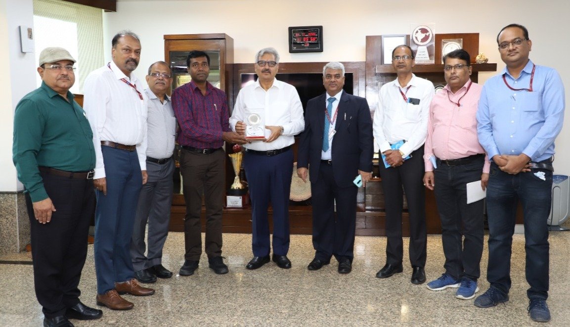 nhpcltd's tweet photo. NHPC in joint collaboration with NIT, Durgapur successfully develops “Flange Mounted Ultra High Frequency Sensor” for health monitoring of Power Transformers #Hydropower #nhpclimited @nhdcltd @raghurajmr@MinOfPower @power_pib @PIB_India https://t.co/hGTmLURf3X