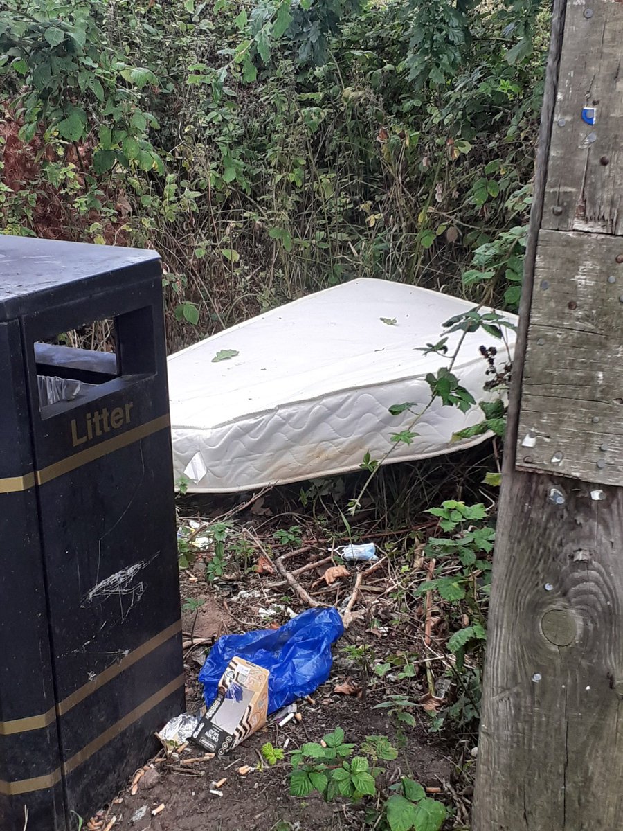 dinkelwhacker1's tweet photo. I think I may have met my match or should that be #mattress?
#flytippers are SCUM!!!!! https://t.co/0AmMoqhulS