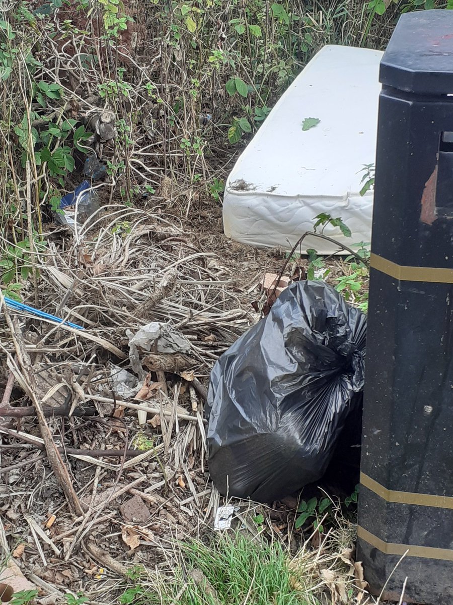 dinkelwhacker1's tweet photo. I think I may have met my match or should that be #mattress?
#flytippers are SCUM!!!!! https://t.co/0AmMoqhulS