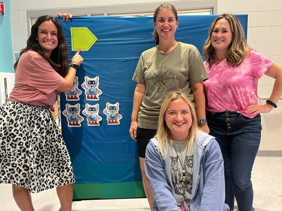 Chrissy_ferns's tweet photo. JiJi photo shoots during PD yesterday! We're off to a great start at Harris Brook ! https://t.co/otC7dHuHXR