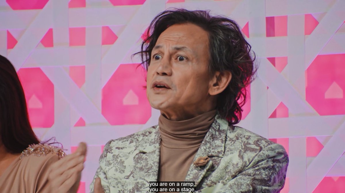reginevlsqz's tweet photo. LET JON SANTOS SIT ON THE PANEL EVERY WEEK!!! He knows what's he's talking about and literally so critical and technical. I love his comments!!!

Regine Velasquez 
#DragRacePH 
#DragRacePhilippines https://t.co/Law8JG0N9Y