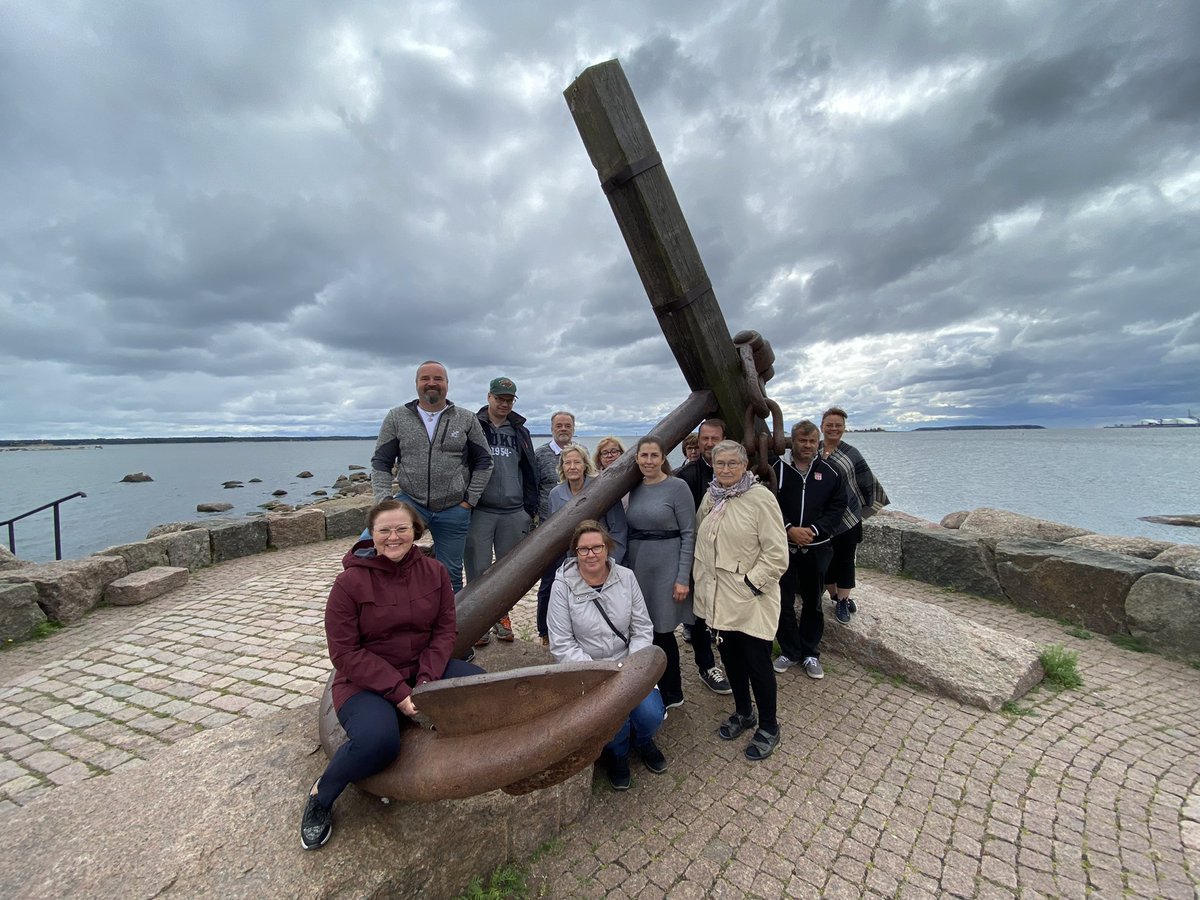 ArjaKujala's tweet photo. Kaupunkikehityslautakunta seminaarimatkalla @LahdenKaupunki ja @kotkankaupunki  tutustumassa kaupunkisuunnittelun erilaisiin toteuttamisvaihtoehtoihin #rullaavakaava #osallistaminen #puistot. Kiitos vieraanvaraisuudesta. https://t.co/JBp8Xs0yw7