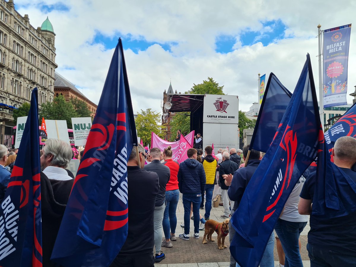 WillJordanActor's tweet photo. Protest at Belfast City Hall today. Thought I'd snap up a quick shot

#belfastcity #workers #Union #protestsigns #photography https://t.co/sKvSiKIqvy