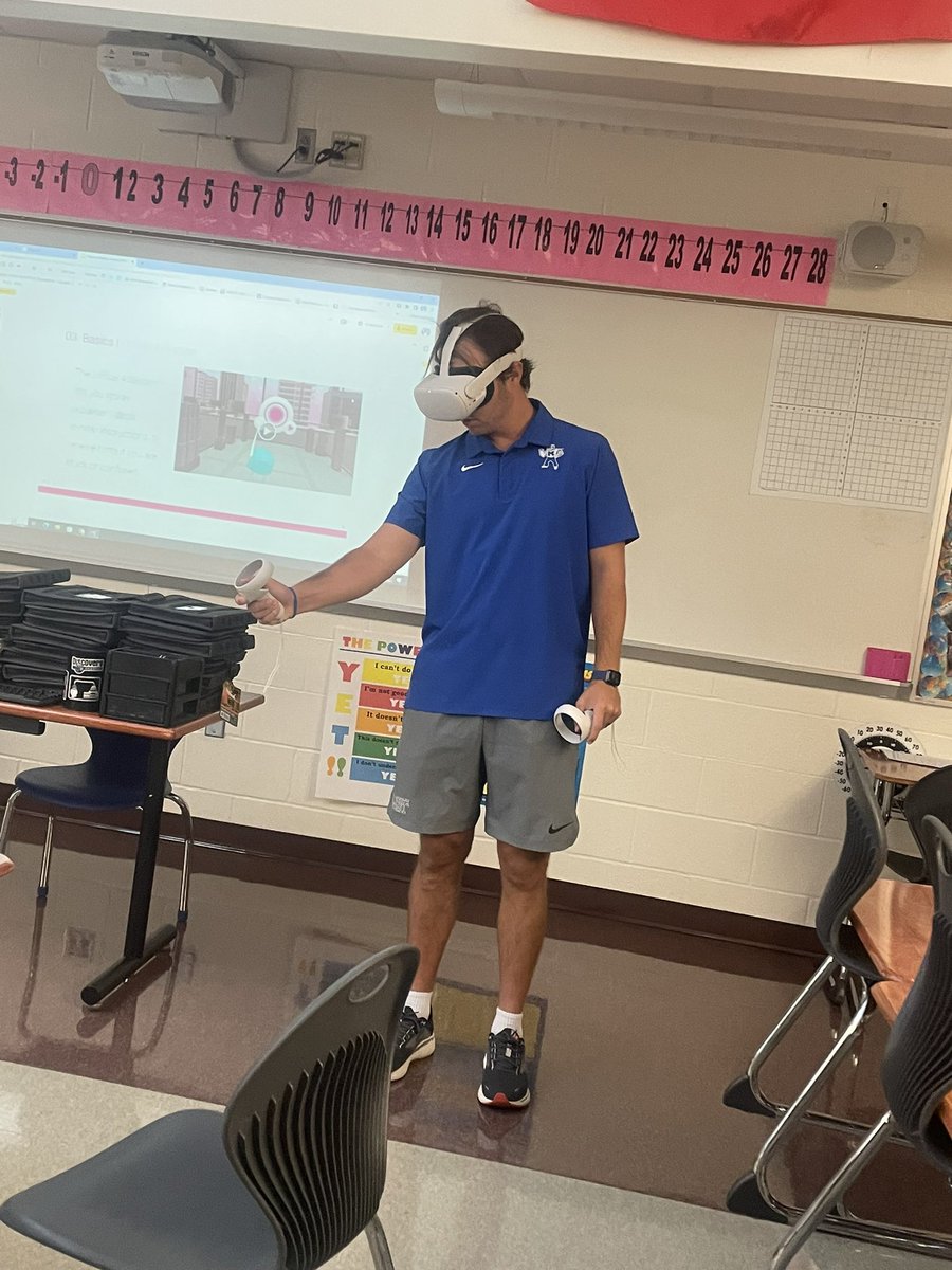 1st day of staff professional development! Math department is learning how to incorporate VR in their classrooms! <a href="/MidviewHS/">Midview High School</a> @MidviewSuper <a href="/Midviewhoops/">Midview Basketball</a> <a href="/mhs_mrk/">Ben Kendrick</a>