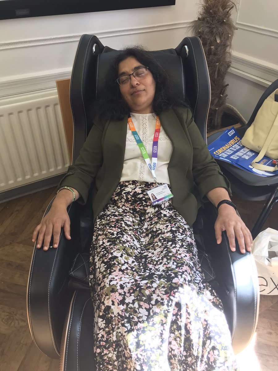 swbohw's tweet photo. Wonderful to meet @adave_NHS who is visiting our team today 

Even Chief Medical Officers need to look after their #Wellbeing 😃

Bridging the gap between Primary and Secondary Care @Aaliya_UK

#PCCLEs @NHSinBlkCountry https://t.co/Oe5lpJrCCS