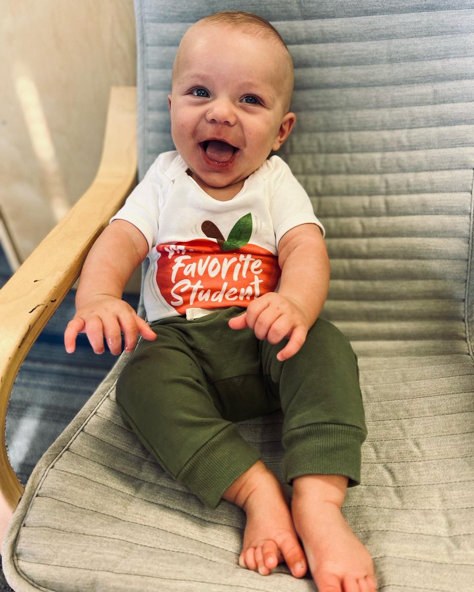 Year 9!!! I have always admired my coworkers who are able to tackle motherhood and teacher life so amazingly. Here goes nothin! 🤪 #backtoschool #kindercrew