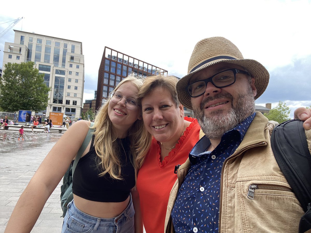 LMCSLeuven's tweet image. Busy times! Not yet fully recovered from #ECS2022 meeting, but already on track for #ECS2024 site visit, Human Physiology exam sessions (exam copies with me to correct) &amp;amp; seeing my family during stop over in London (who are heading back to Belgium today) on my way to Cambridge!