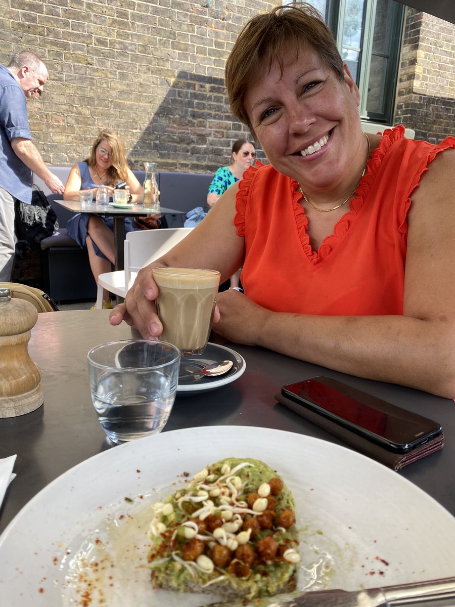 LMCSLeuven's tweet image. Busy times! Not yet fully recovered from #ECS2022 meeting, but already on track for #ECS2024 site visit, Human Physiology exam sessions (exam copies with me to correct) &amp;amp; seeing my family during stop over in London (who are heading back to Belgium today) on my way to Cambridge!