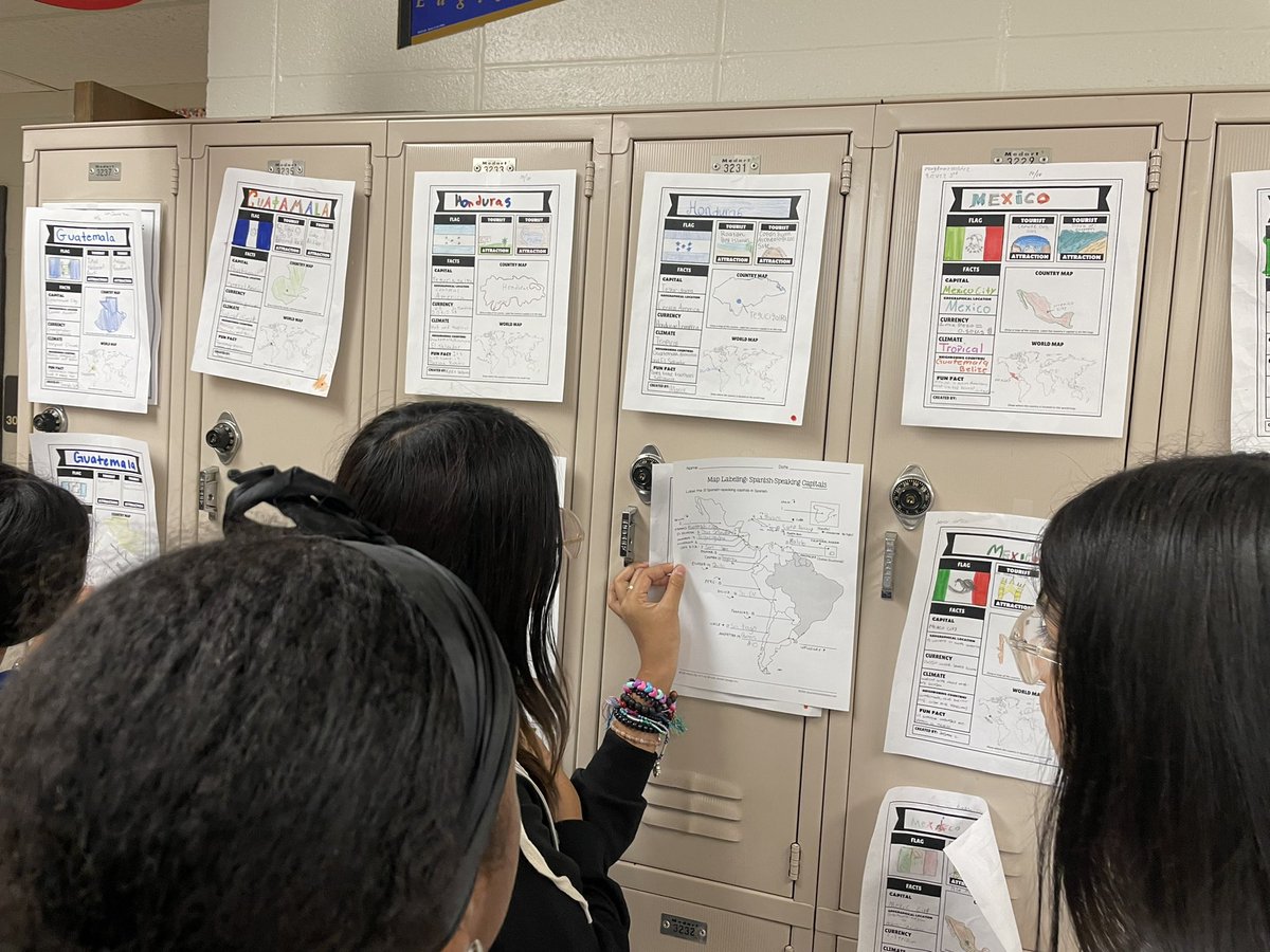 JouetDaniels's tweet photo. Our Spanish teacher uses authentic student work as the instructional resource for this Gallery Walk! Work smarter, not harder! These students are learning from the work of their peers!!! #TeacherFacilitator #StudentLearner @Byrd_Middle https://t.co/pYt5ChAJV5