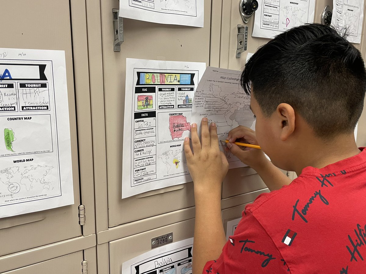 JouetDaniels's tweet photo. Our Spanish teacher uses authentic student work as the instructional resource for this Gallery Walk! Work smarter, not harder! These students are learning from the work of their peers!!! #TeacherFacilitator #StudentLearner @Byrd_Middle https://t.co/pYt5ChAJV5