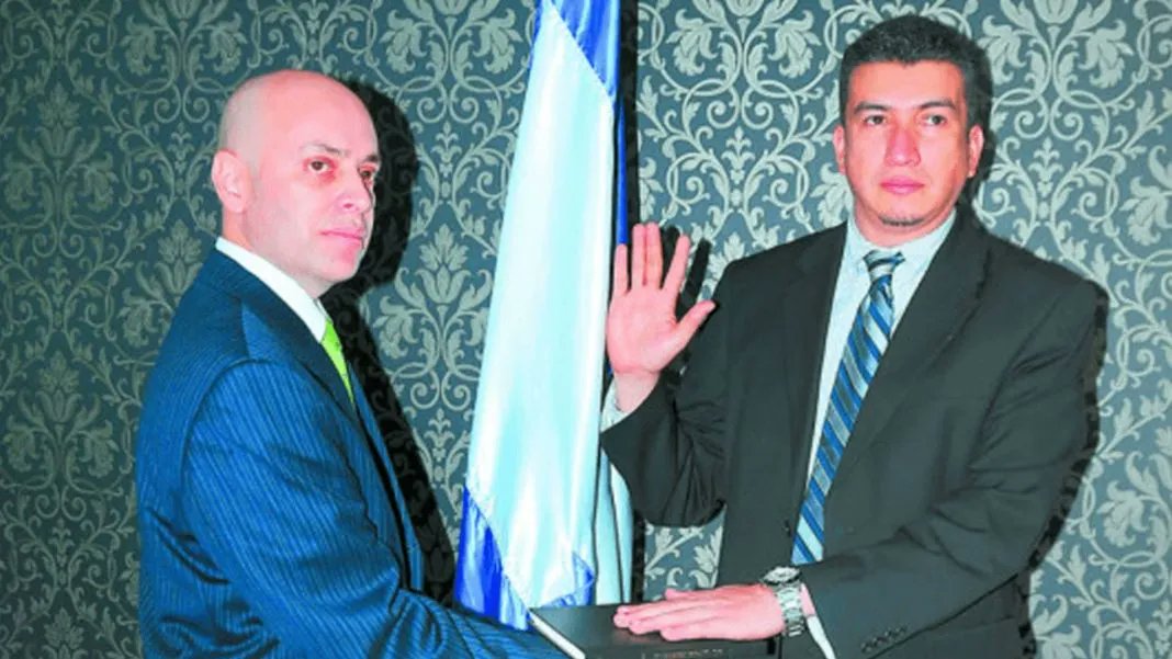 #ÚltimaHora | El jefe del Poder Judicial Rolando Argueta y el fiscal general Óscar Chinchilla están planeando huir de #Honduras, según una carta enviada a un funcionario de la embajada de EE.UU. por el exjefe de Investh Marco Bográn.