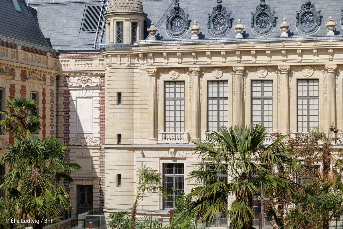 laBnF's tweet photo. J-12 avant la réouverture de @laBnF sur le site Richelieu ! Jusqu’au 17 septembre, nous ouvrons une porte par jour du berceau historique de la Bibliothèque nationale de France.

🚪 La nouvelle entrée au 5 rue Vivienne sera accessible à tous : lecteurs, visiteurs ou promeneurs ! https://t.co/Z4nwDXPiF6