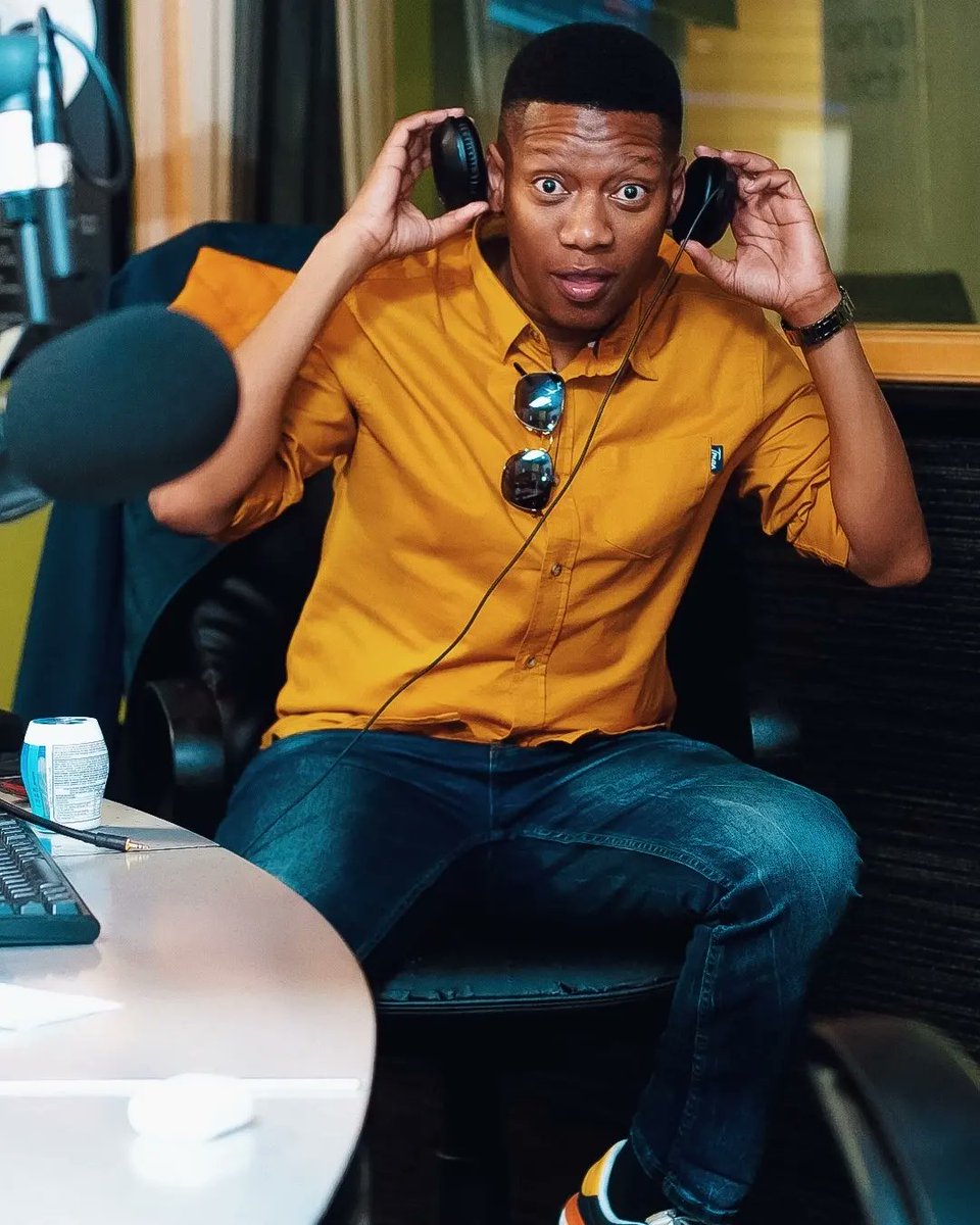 ProVerbMusic's tweet photo. Mid-week on the Midday link up 12 to 3pm @metrofmsa #TML 

📸 @ztakesnicepics https://t.co/F77Tqu6r6p