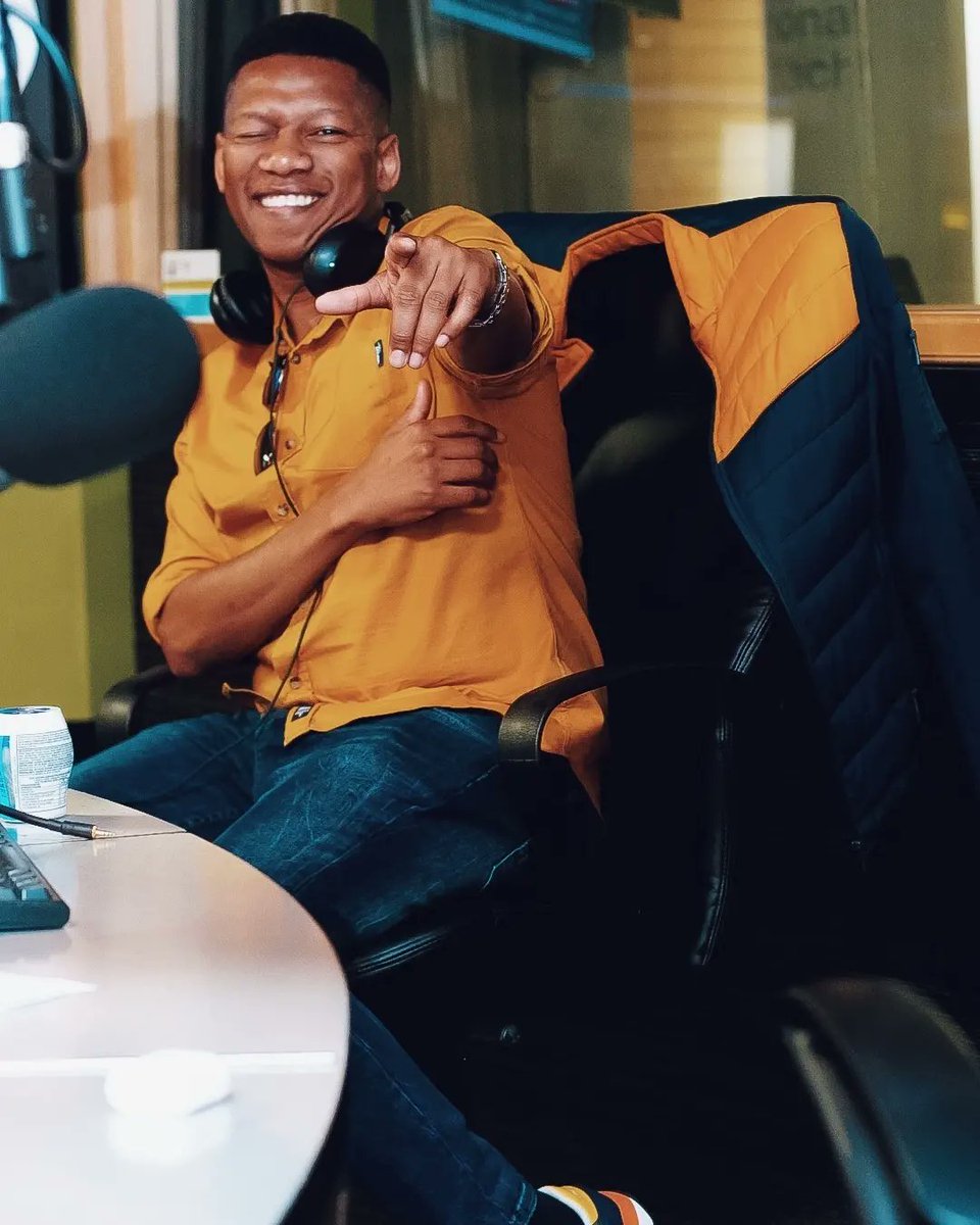 ProVerbMusic's tweet photo. Mid-week on the Midday link up 12 to 3pm @metrofmsa #TML 

📸 @ztakesnicepics https://t.co/F77Tqu6r6p
