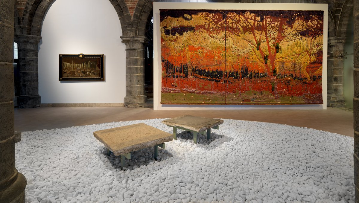 𝗚𝗿𝗼𝗼𝘁 𝗻𝗶𝗲𝘂𝘄𝘀: Musea Brugge heeft twee indrukwekkende wandtapijten van Otobong Nkanga kunnen aankopen die deel uitmaken van de lopende tentoonstelling ‘Underneath the Shade We Lay Grounded’ in het Sint-Janshospitaal.

Ontdek meer:
museabrugge.be/nieuws/musea_b…