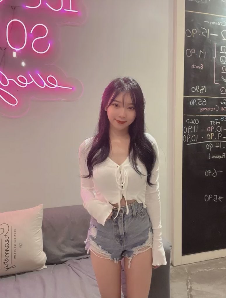 十年前的我 十年后的我 有什么区别 比如说….. 应该没人喜欢十年前的我吧！