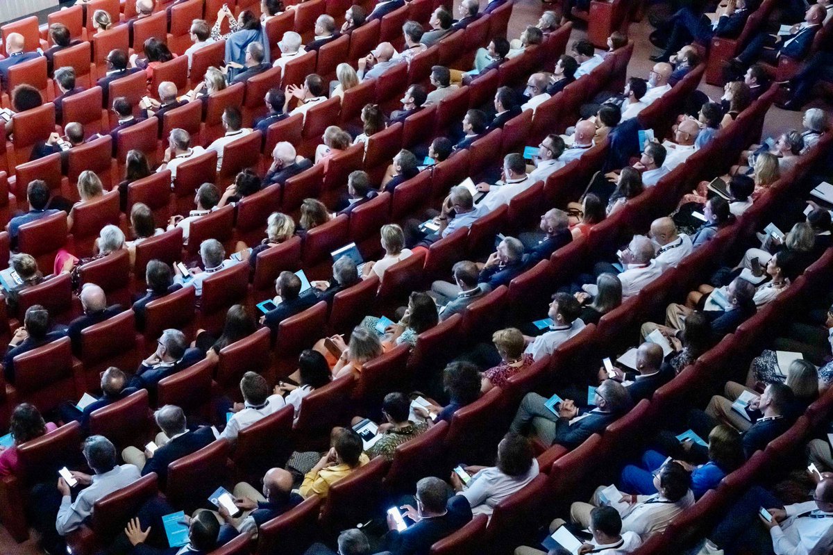 charlescara's tweet photo. Plus de 2 000 personnes présentes pour la 3e édition du @fe_breton2022 organisé par @we_llgroup avec le soutien de la @regionbretagne.
Vivez l’événement à distance grâce à la FEB TV (deux jours de direct) : https://t.co/Xezvy7bTHy
@LoigCG @_Cpousset @SaintMaloVille https://t.co/R8KAER4jxx