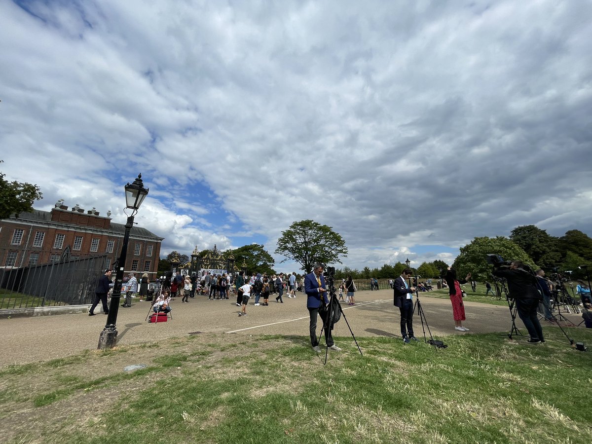 Lauren Sproule tweet media