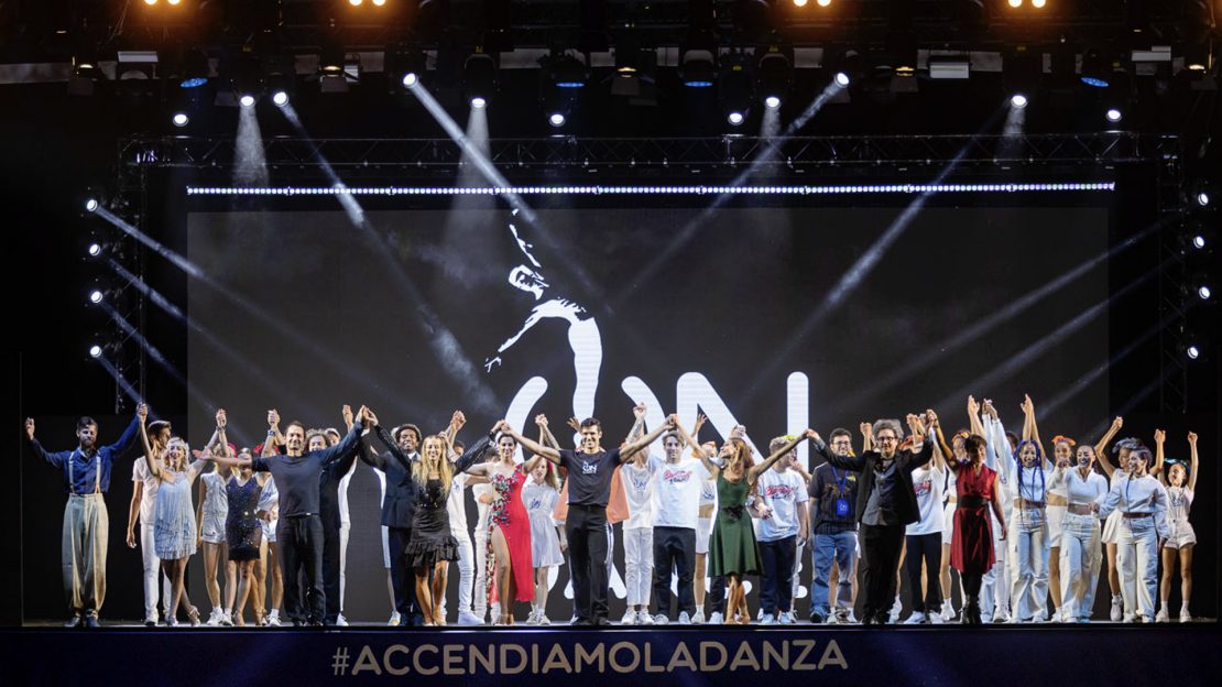 intesasanpaolo's tweet image. 🩰Dal 2 al 5 settembre Milano torna a ballare con una nuova, spettacolare edizione di #OnDance, manifestazione fortemente voluta da @RobertoBolle e di cui Intesa Sanpaolo è main partner. 
Scopri di più su: 
📌group.intesasanpaolo.com/it/sezione-edi…
 #accendiamoladanza