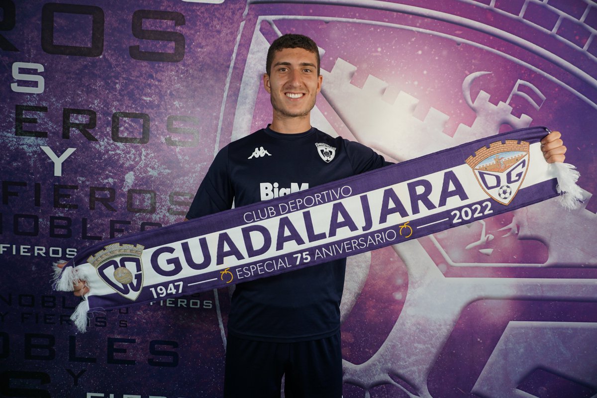 deporguada's tweet photo. FICHAJE |🫱🏾‍🫲🏻

👋🏻@Aitorgr11 es nuevo jugador del Deportivo Guadalajara 

Jugador sub23 que viene de superar la treintena de partidos en #PrimeraRFEF la temporada pasada.

¡Bienvenido, AITOR!

🔗 https://t.co/4tTS0wspLa https://t.co/CyguP0WxyC