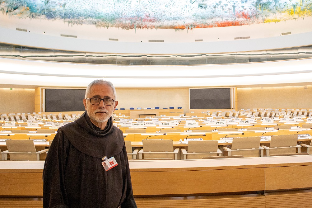 Alle Menschen besitzen die gleiche Würde. Deshalb engagieren wir uns in der franziskanischen Familie mit <a href="/FranciscansIntl/">Franciscans International</a> für die Bewahrung der #Menschenrechte und der #Umwelt bei den Vereinten Nationen! #Franziskaner #Kapuziner #UN 

franciscansinternational.org/fileadmin/medi…