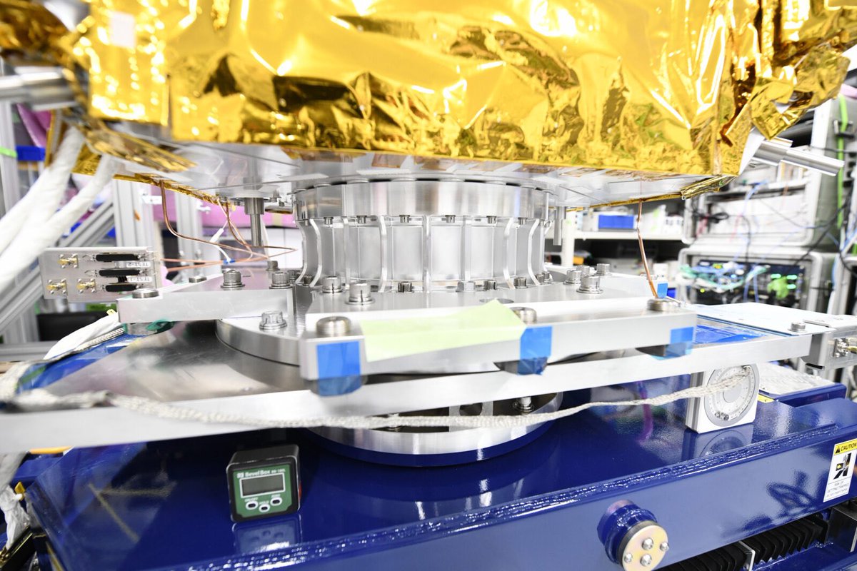 ADRAS-J looking good in our clean room in Tokyo!

ICYMI, we've been selected as a contract partner for a technology study in Phase II of JAXA’s Commercial Removal of Debris Demonstration Project (CRD2)👏 @jaxa_en

Read more here 🔗 astroscale.com/astroscale-sel…