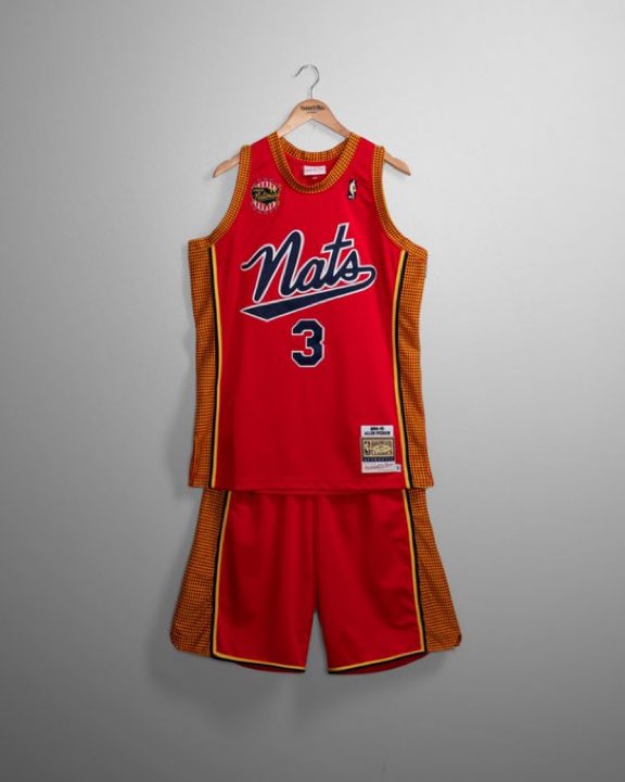 SNKR_TWITR tweet media