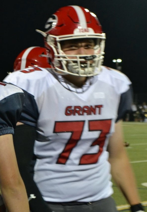 DeepDishFB's tweet photo. ALL OUT THIS MORNING #IHSA
Deep Dish Football GOTW Player Spotlight: Meet Grant OL Mason Lancaster Class Of 2024
@MasonJ_Football 
@GrantFootball1 
@GrantBulldogs 

LINK:
https://t.co/Ekd9FcoQD1 https://t.co/jF91wISNqQ
