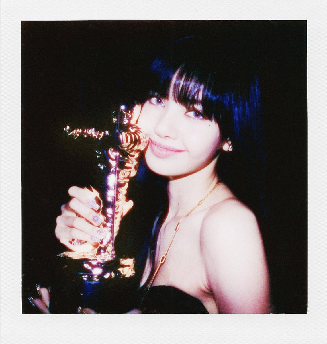 BBU_BLACKPINK's tweet photo. [IG] andrewtess Instagram update with #LISA

“2022 @ MTV VIDEO MUSIC AWARDS @VMAS FOR @ papermagazine WITH @ blackpinkofficial’s @ lalalalisa_m …”

#BLACKPINK @BLACKPINK https://t.co/Mcq6WCGqOQ