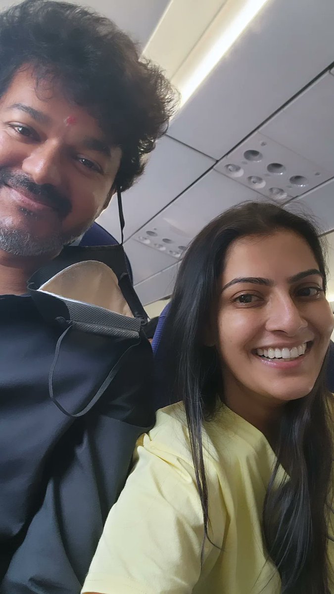 VijayFansTrends's tweet photo. Thalapathy's recent 🤩

#Varisu @actorvijay https://t.co/LvSv6fl9rC