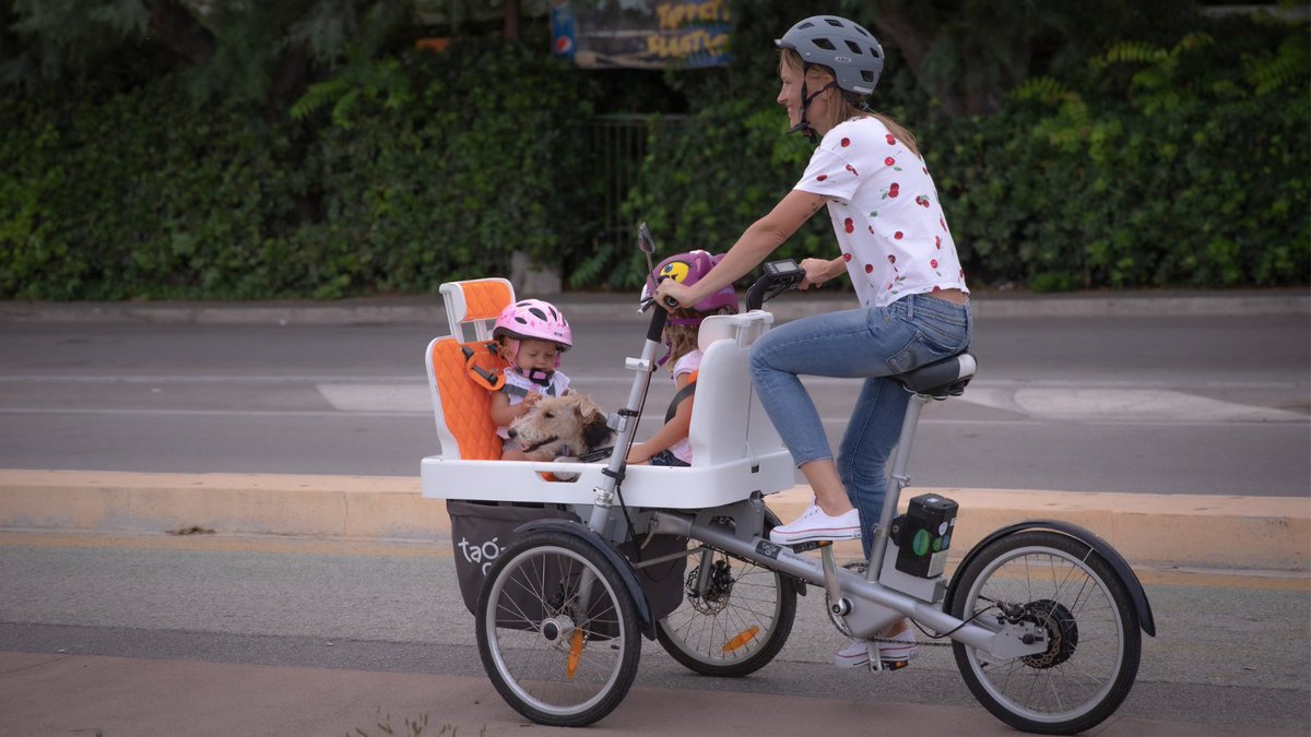 Le bici da carico a tre ruote come Taga bike sono molto stabili. Le tre ruote danno tantissima stabilità alla bicicletta quindi i bambini trasportati sono in un livello di sicurezza molto alto. #genitoriefigli #bicipieghevole #bicielettrica #tagabike #tagabikes #cargobikes